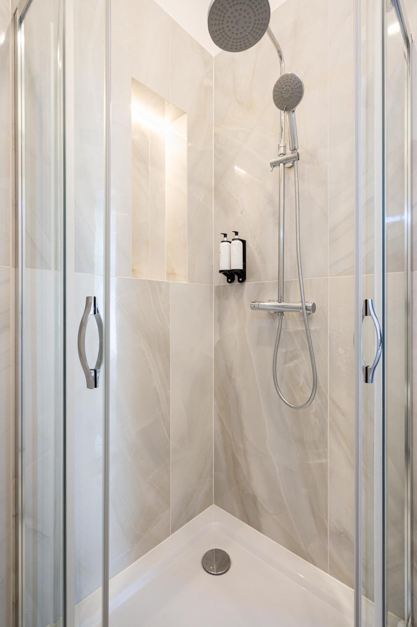 W30 - Wesselenyi Charming Apartment - Best Location By Bqa Budapest Exterior foto